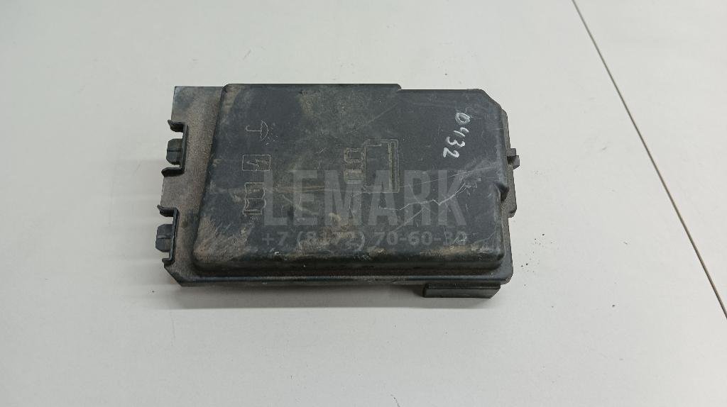 Крышка блока предохранителей