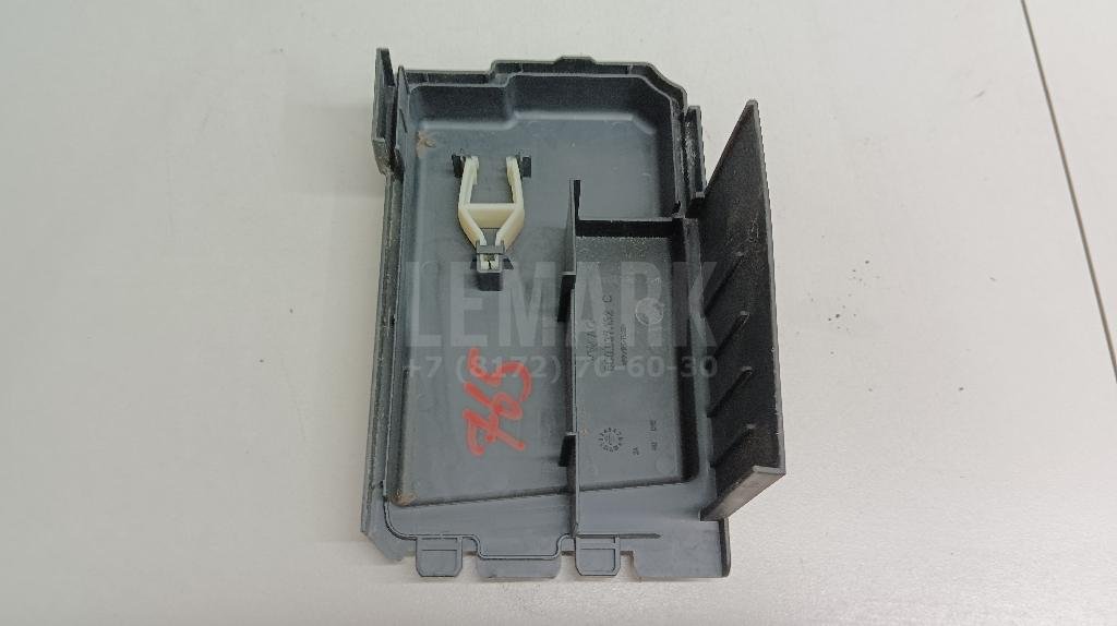 Крышка блока предохранителей