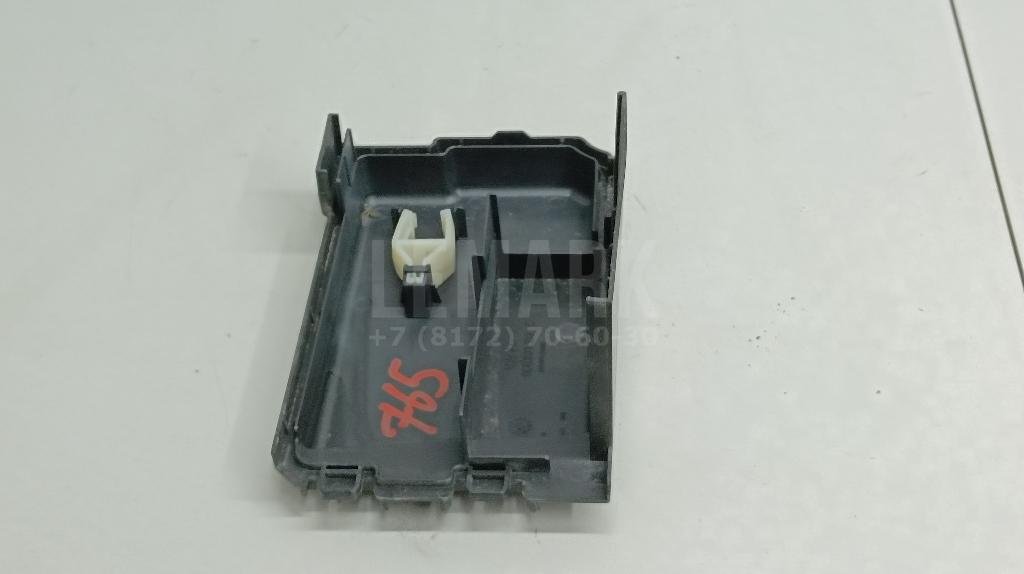 Крышка блока предохранителей