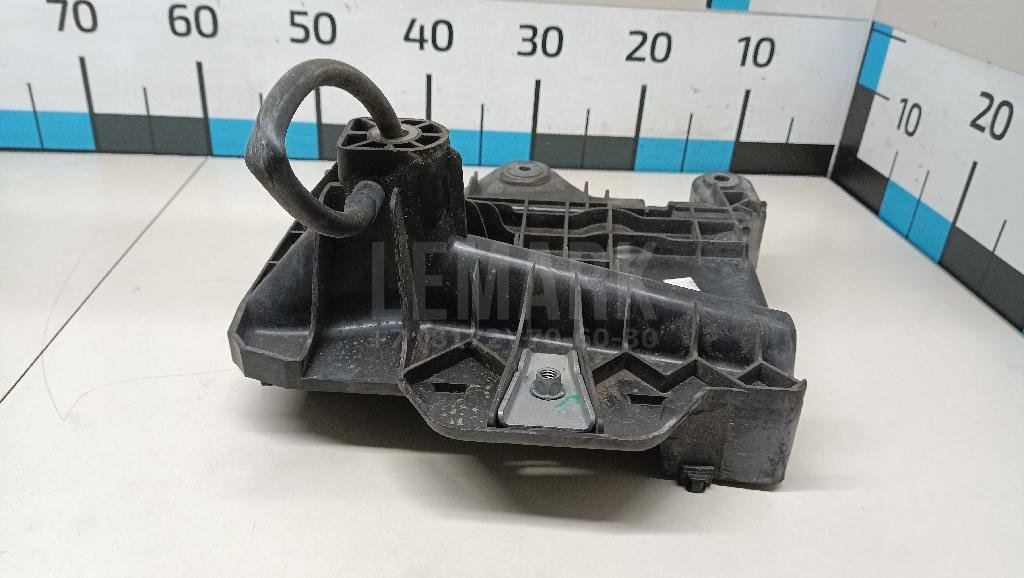 Крепление АКБ (корпус/подставка)