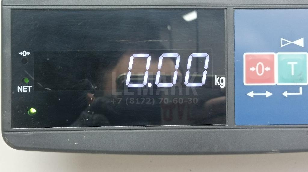 Эмблема на крышку багажника