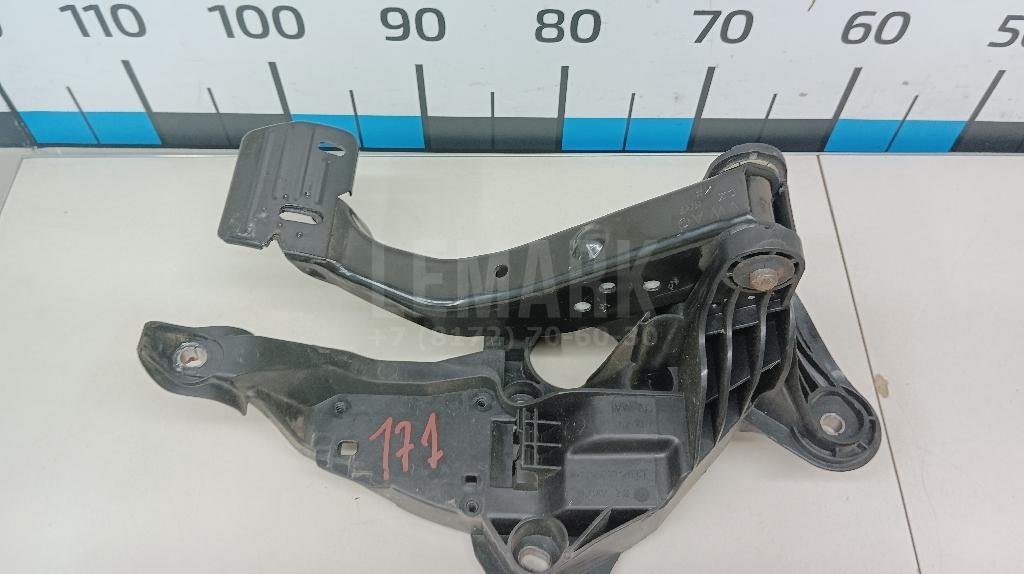 Педаль тормоза