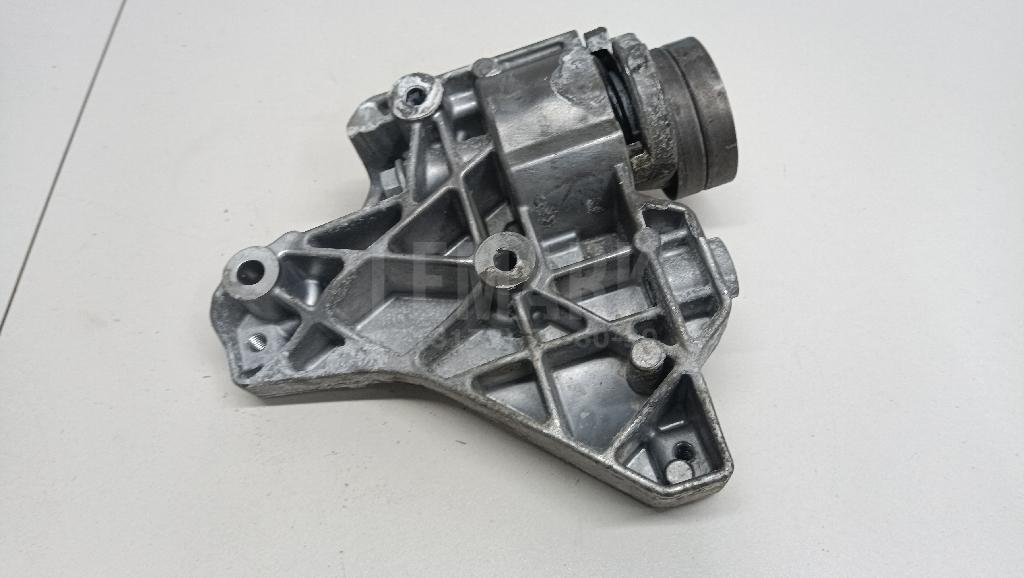 Кронштейн генератора