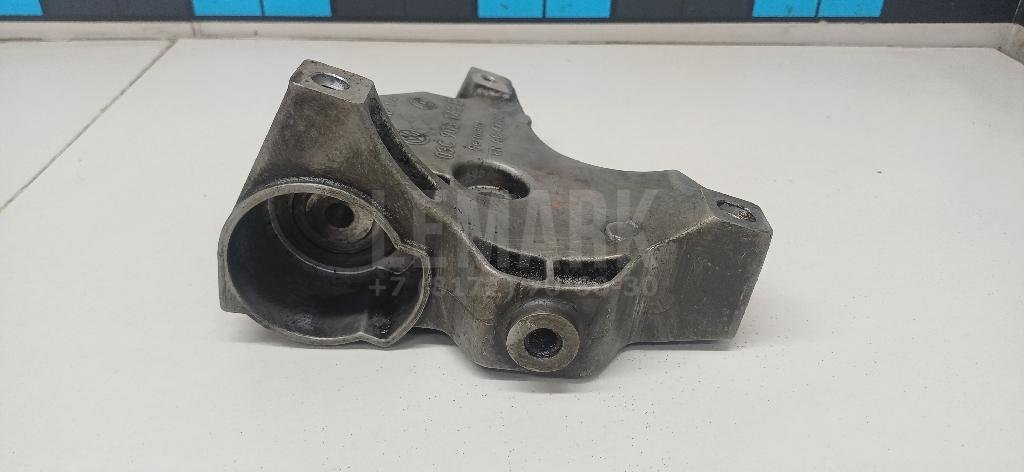 Кронштейн генератора