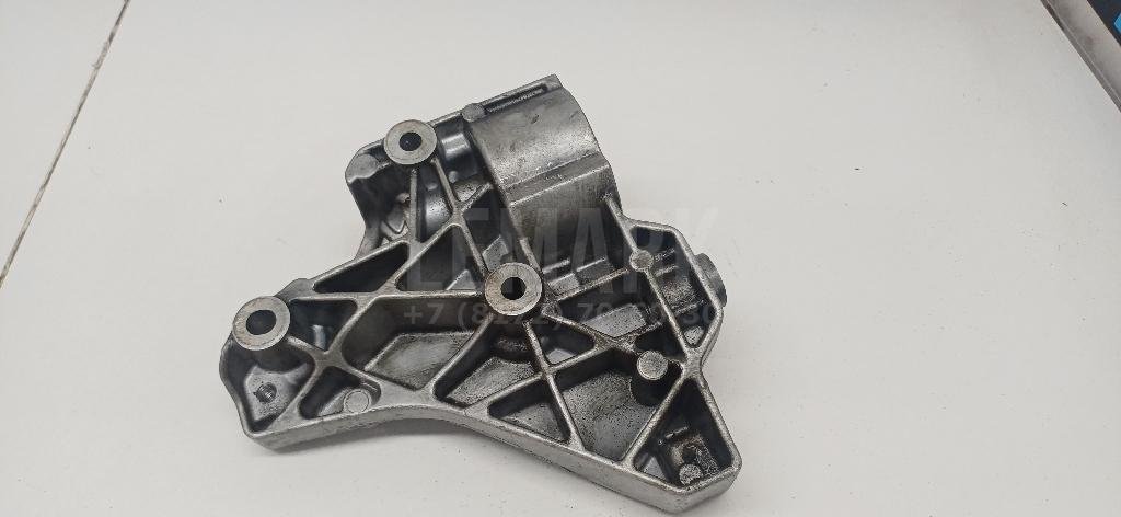 Кронштейн генератора