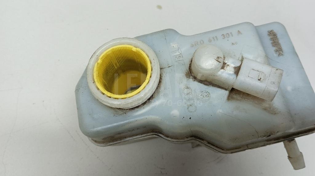 Бачок главного тормозного цилиндра