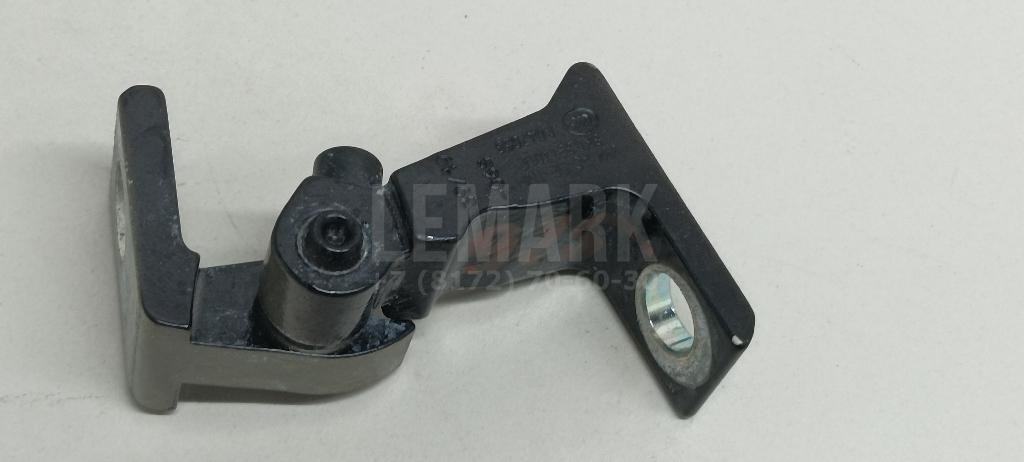 Петля двери