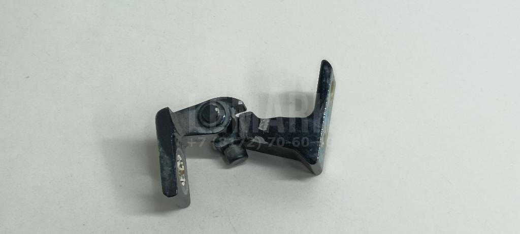 Петля двери