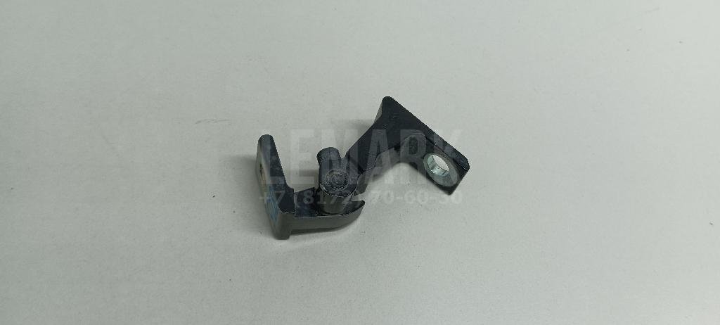 Петля двери