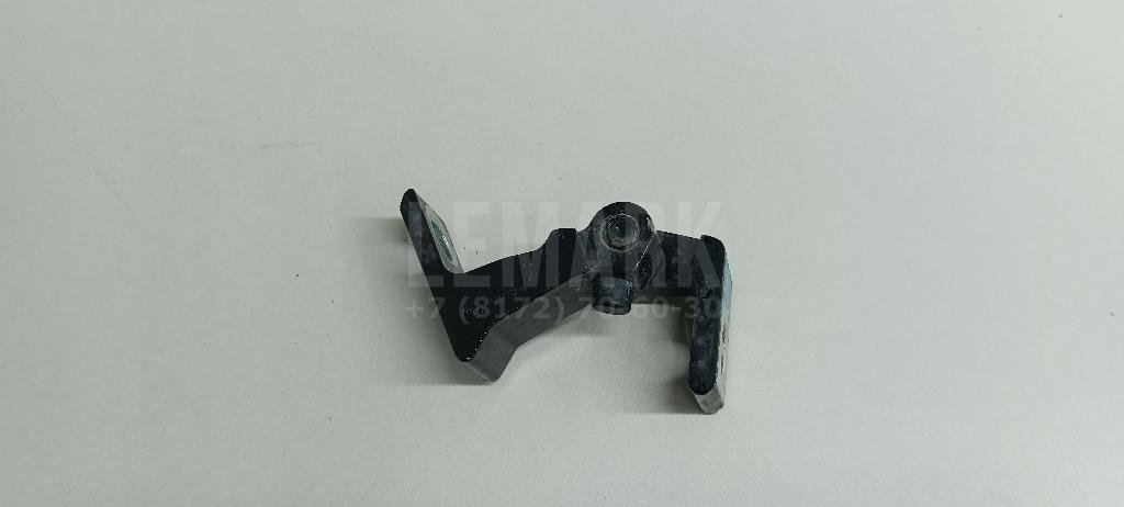 Петля двери