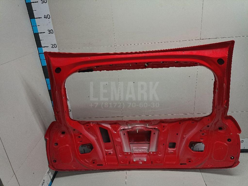 Дверь багажника