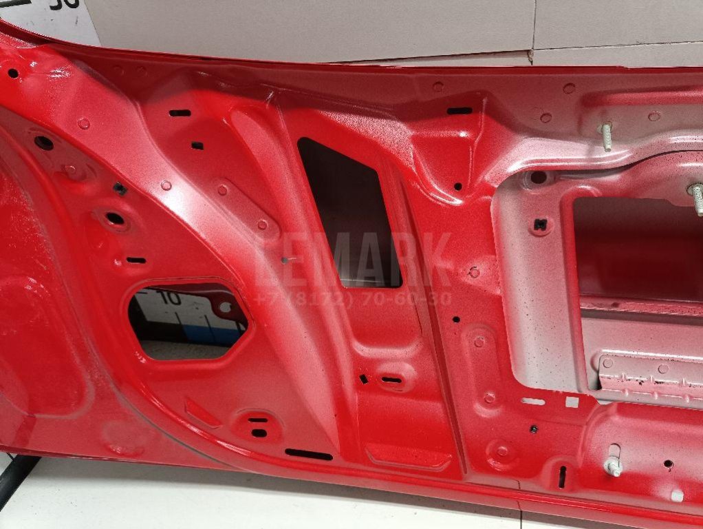 Дверь багажника