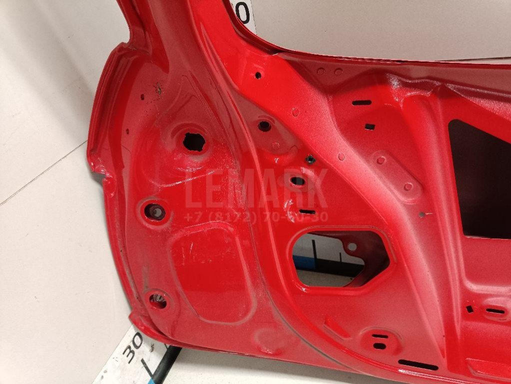 Дверь багажника