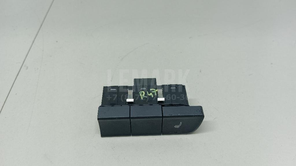 Кнопка обогрева сидений