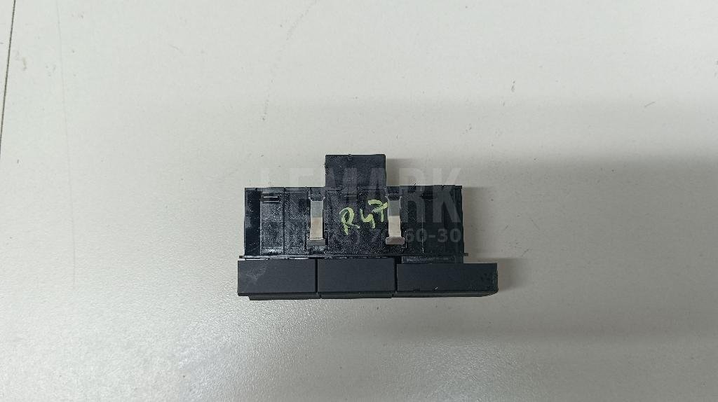 Кнопка обогрева сидений