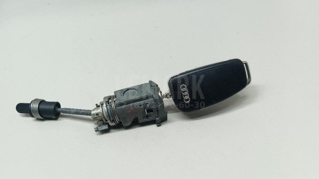 Вставка замка двери лев.