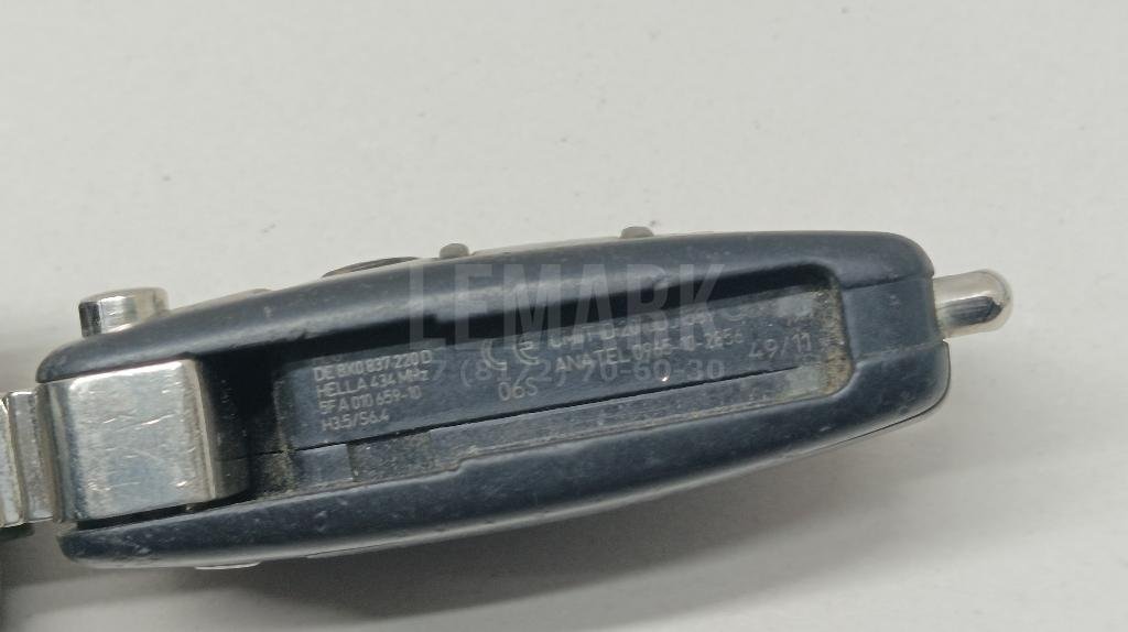 Вставка замка двери лев.