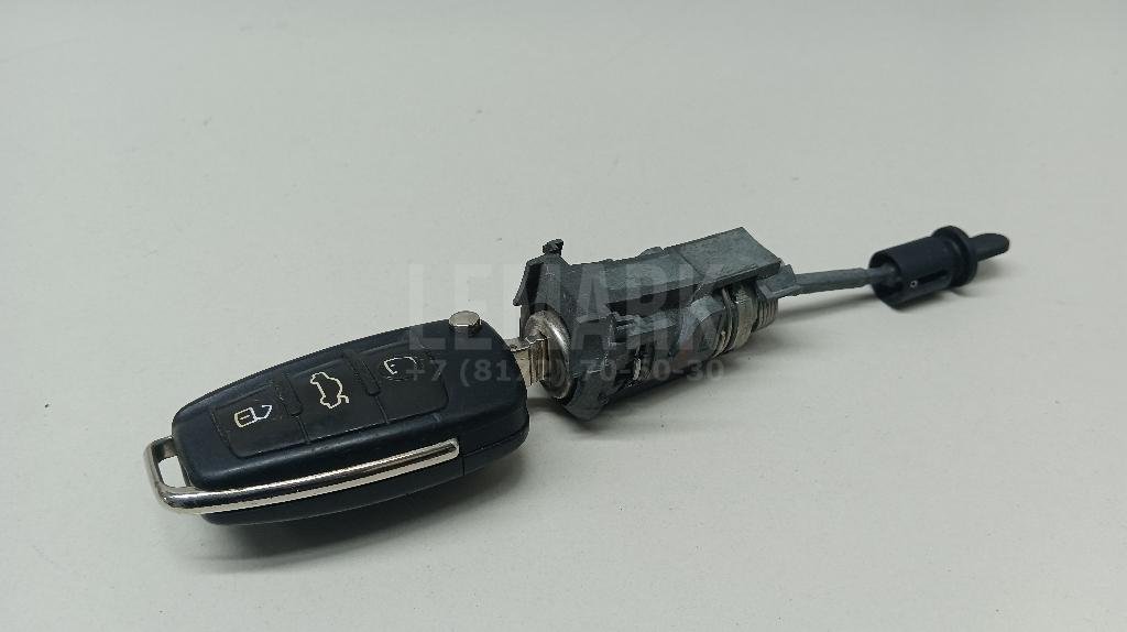 Вставка замка двери лев.