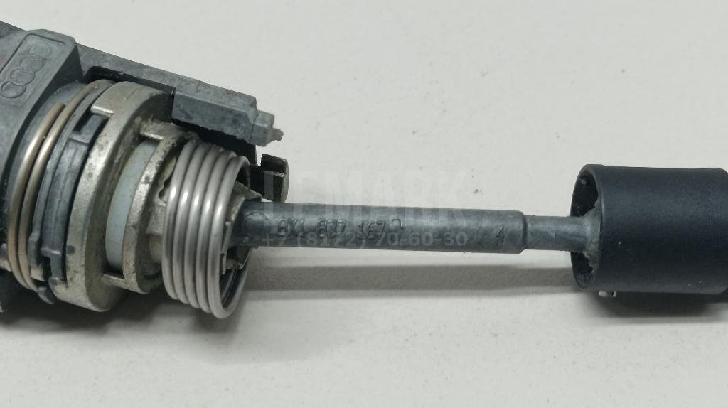 Вставка замка двери лев.