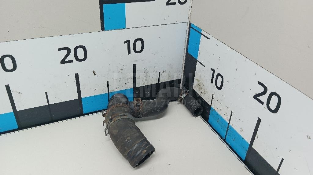 Патрубок радиатора