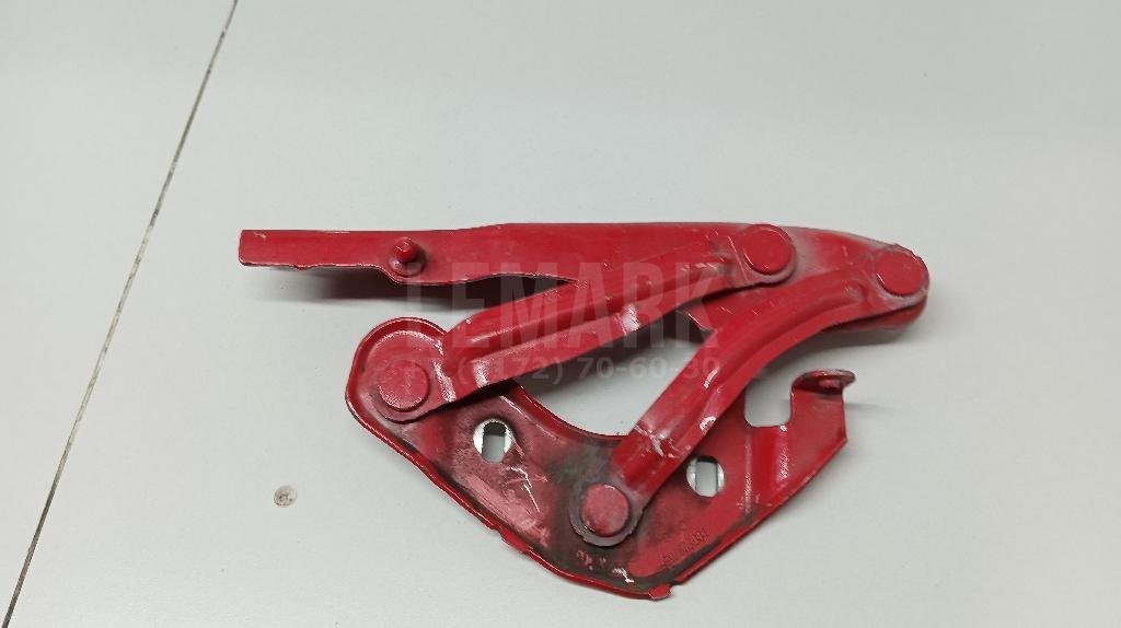 Петля капота левая