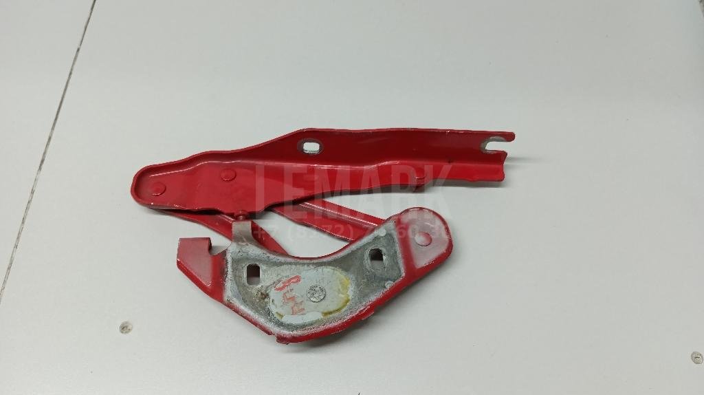 Петля капота левая