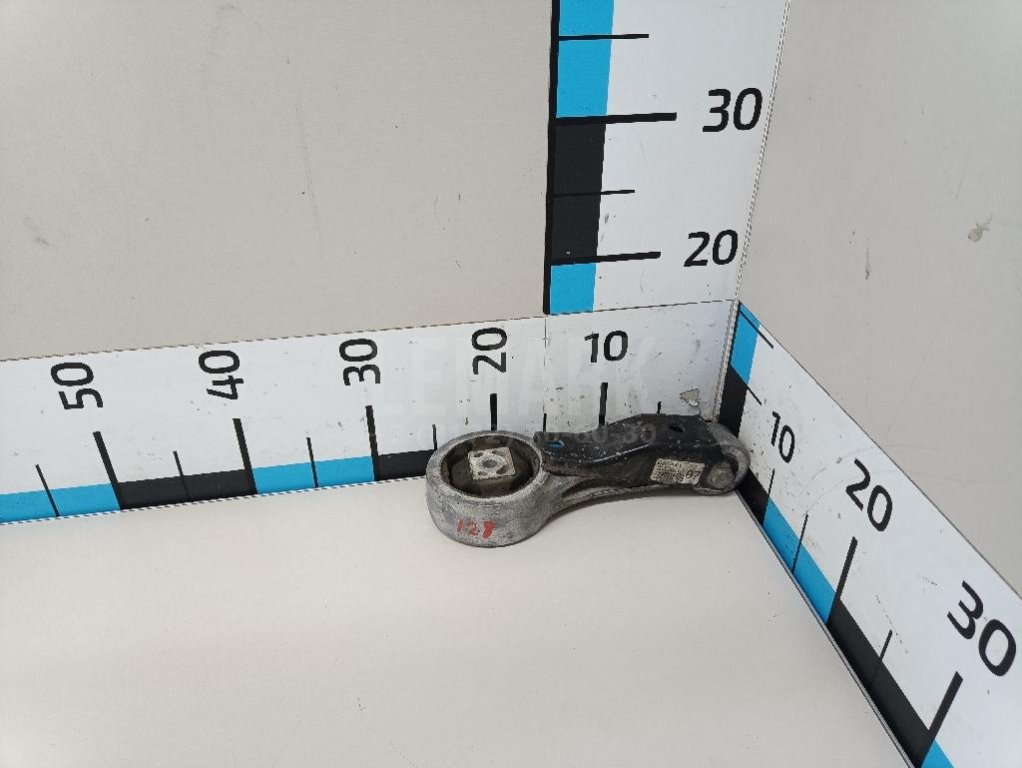 Опора двигателя задняя