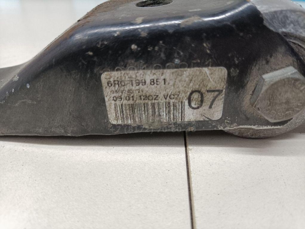 Опора двигателя задняя