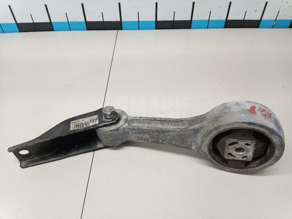 Опора двигателя задняя