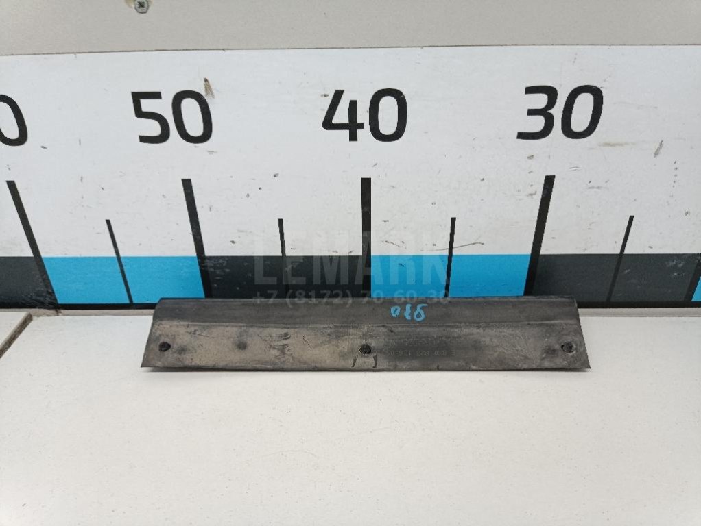 Уплотнитель капота для  Audi A4 [B8] Allroad 2009-2015