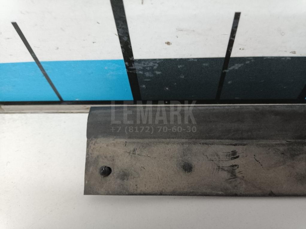 Уплотнитель капота для  Audi A4 [B8] Allroad 2009-2015