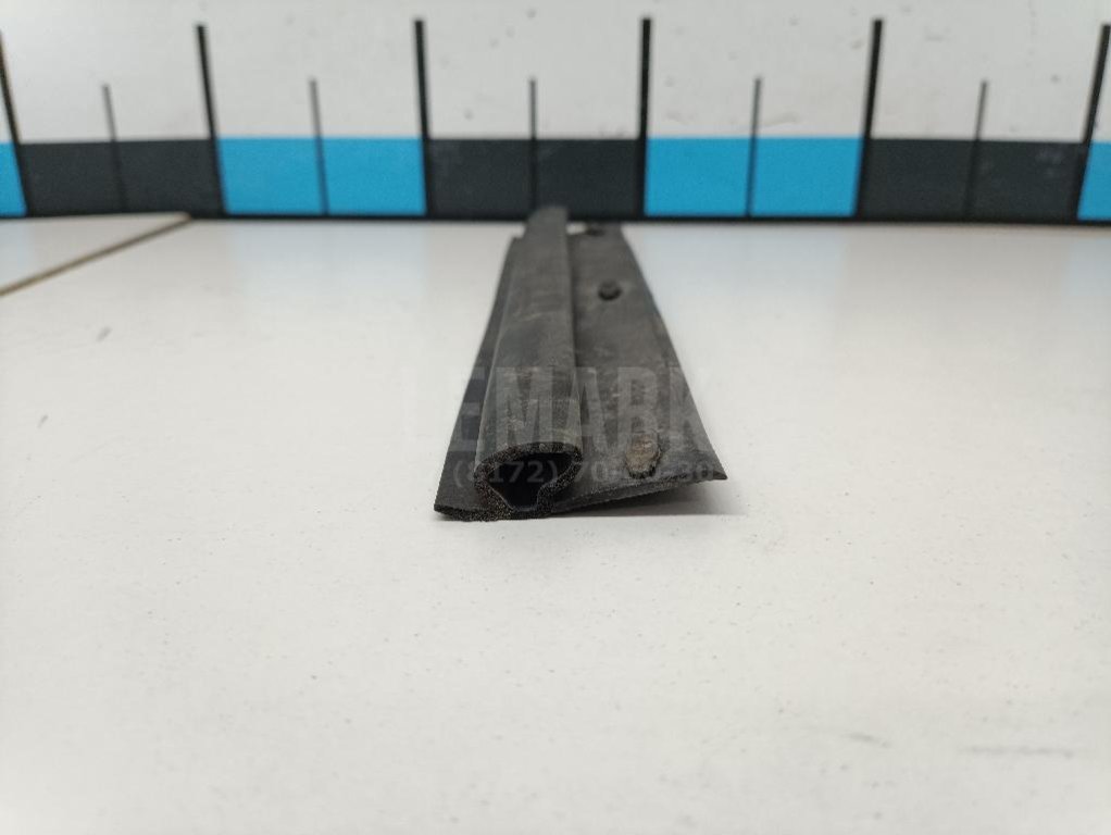 Уплотнитель капота для  Audi A4 [B8] Allroad 2009-2015