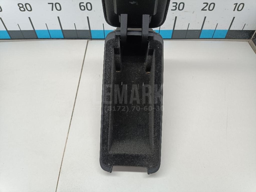 Подлокотник