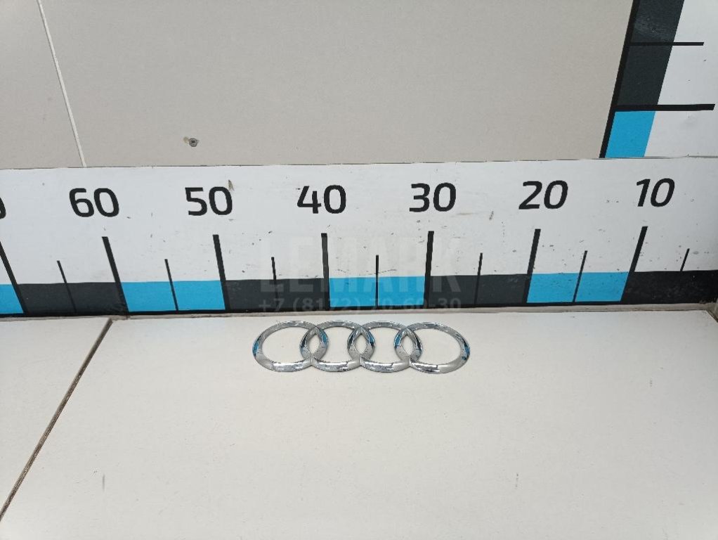 Эмблема на крышку багажника