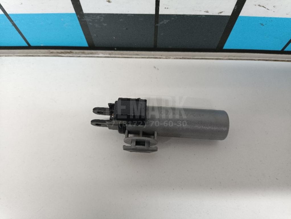 Демпфер бардачка