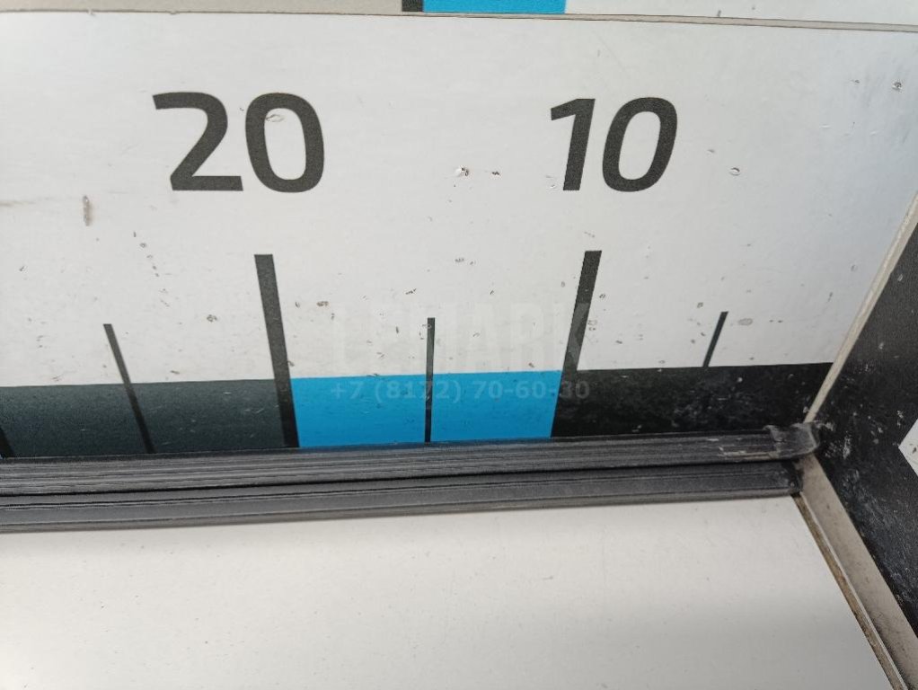 Уплотнитель стекла двери