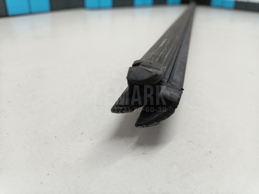 Уплотнитель стекла двери