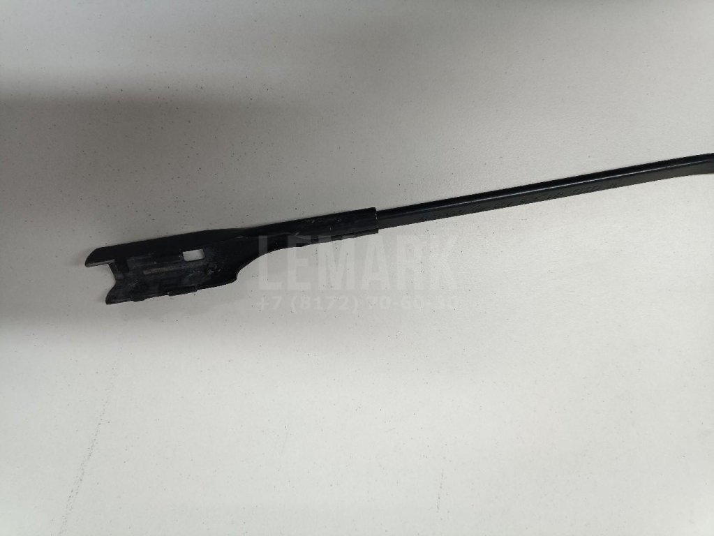 Поводок стеклоочистителя передний правый