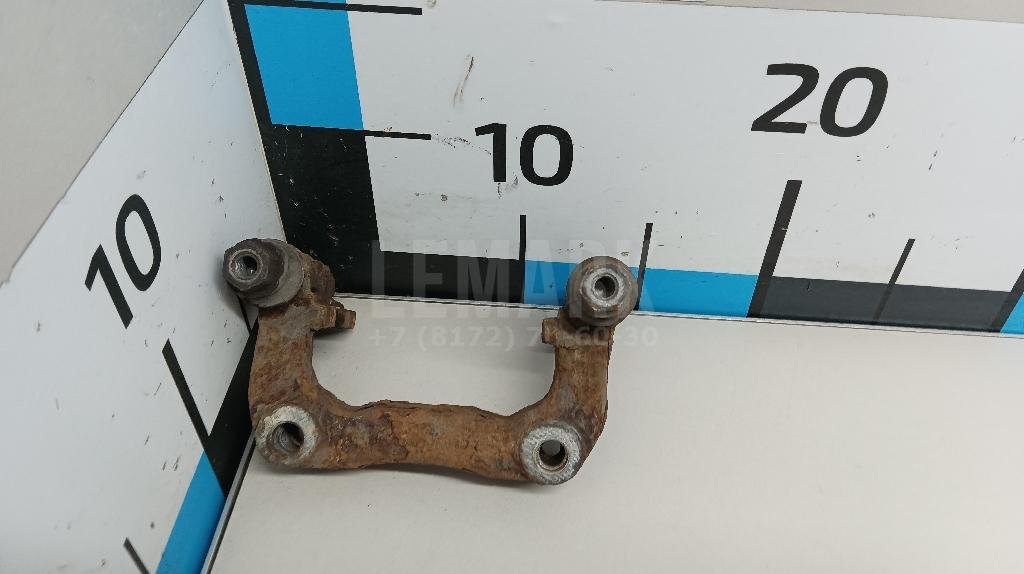 Скоба суппорта заднего правого