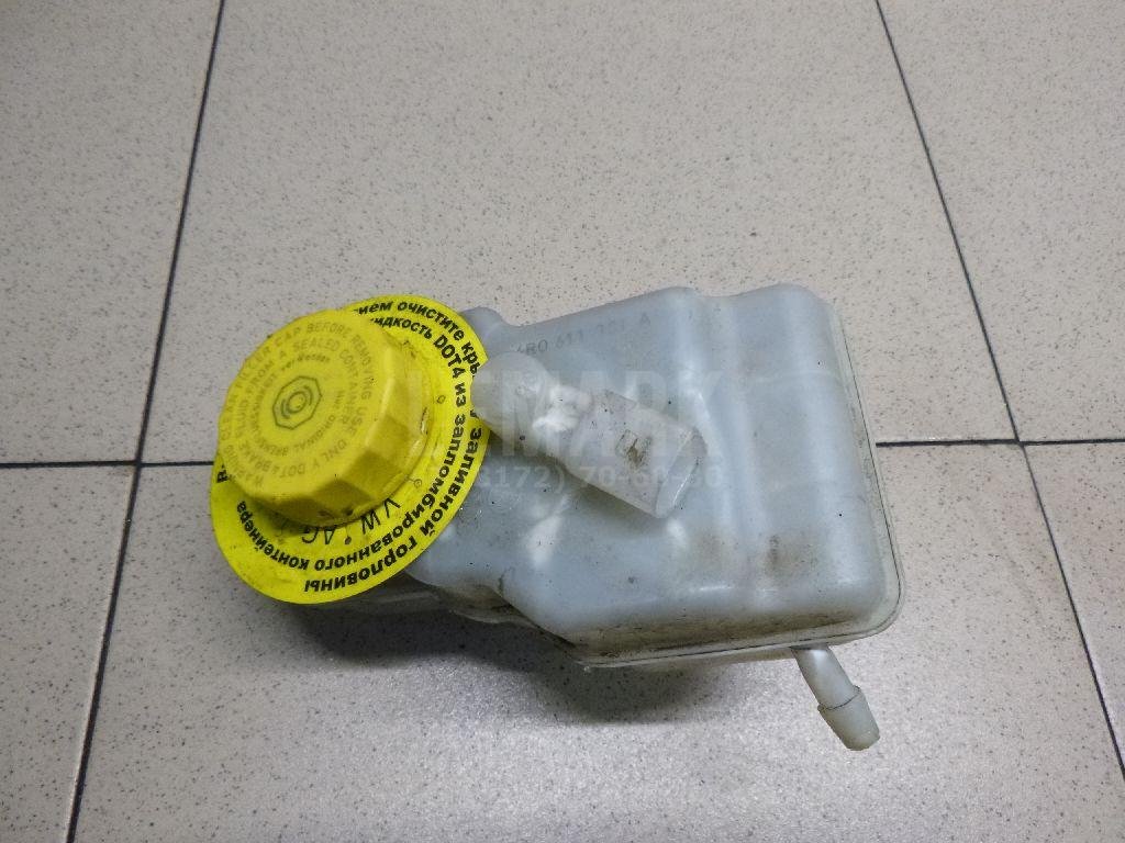 Бачок главного тормозного цилиндра