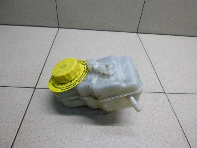 Бачок главного тормозного цилиндра