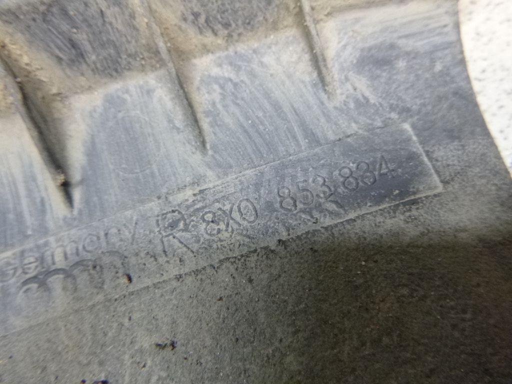 Брызговик задний правый