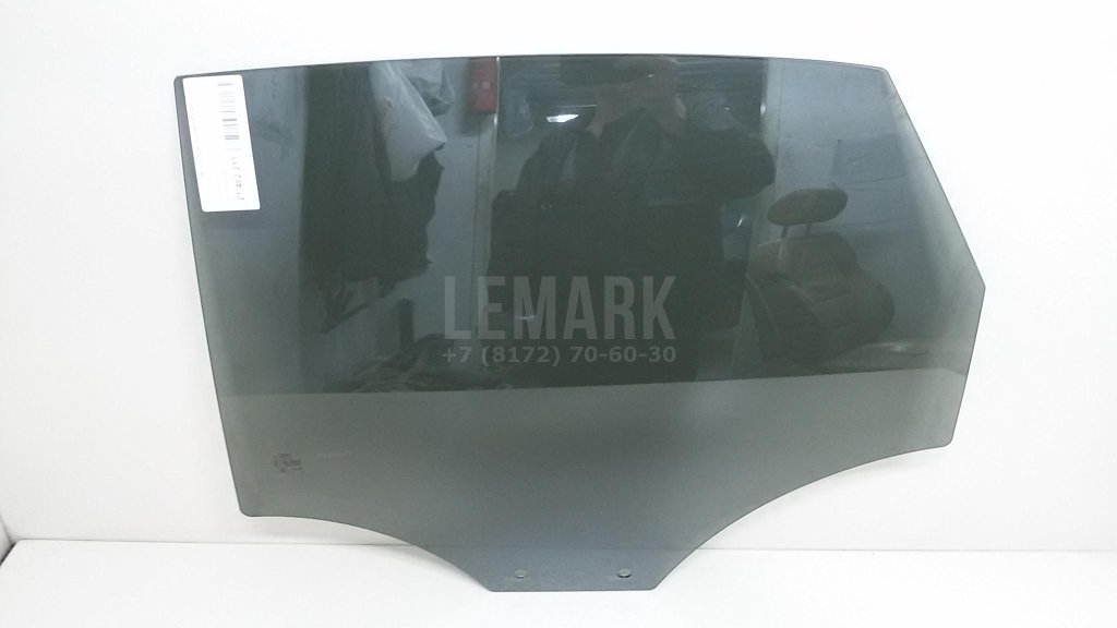Стекло двери задней левой