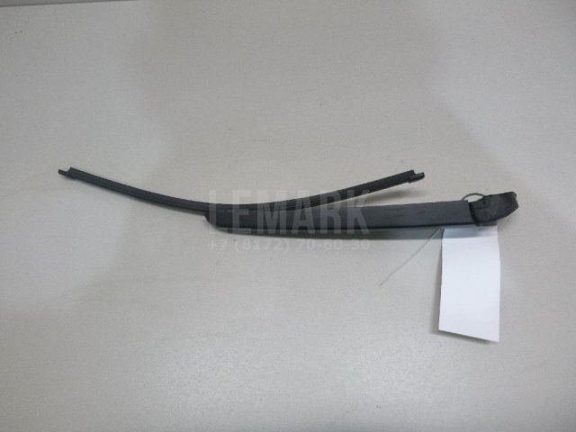 Поводок стеклоочистителя заднего