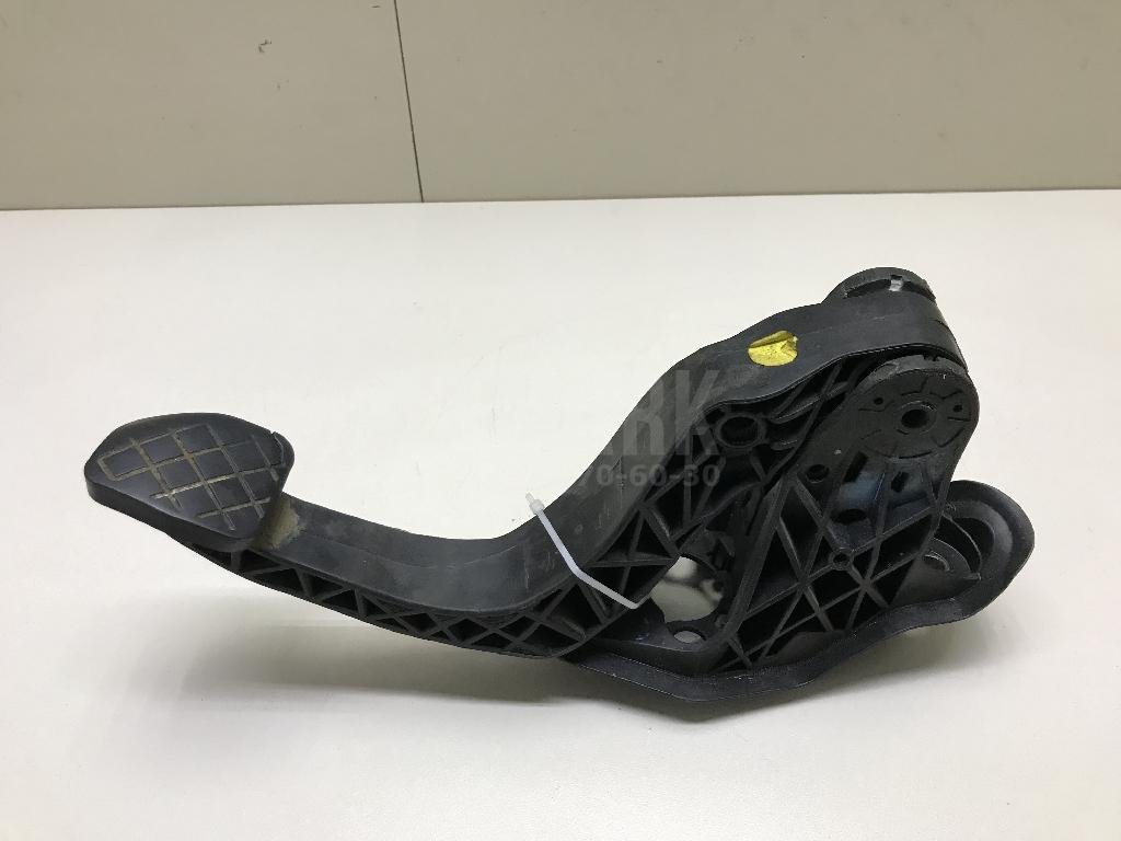 Педаль сцепления