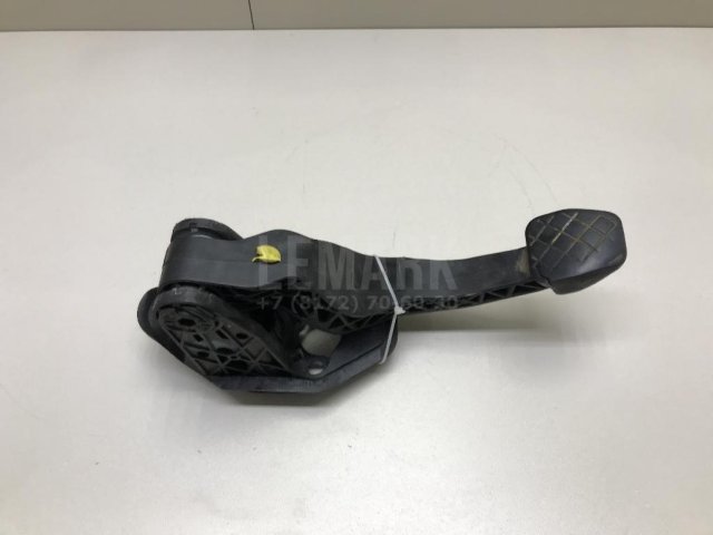 Педаль сцепления