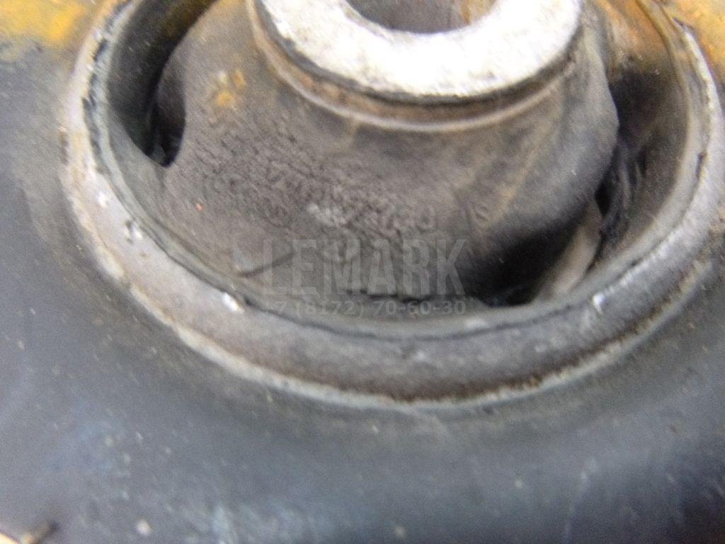 Рычаг передний левый