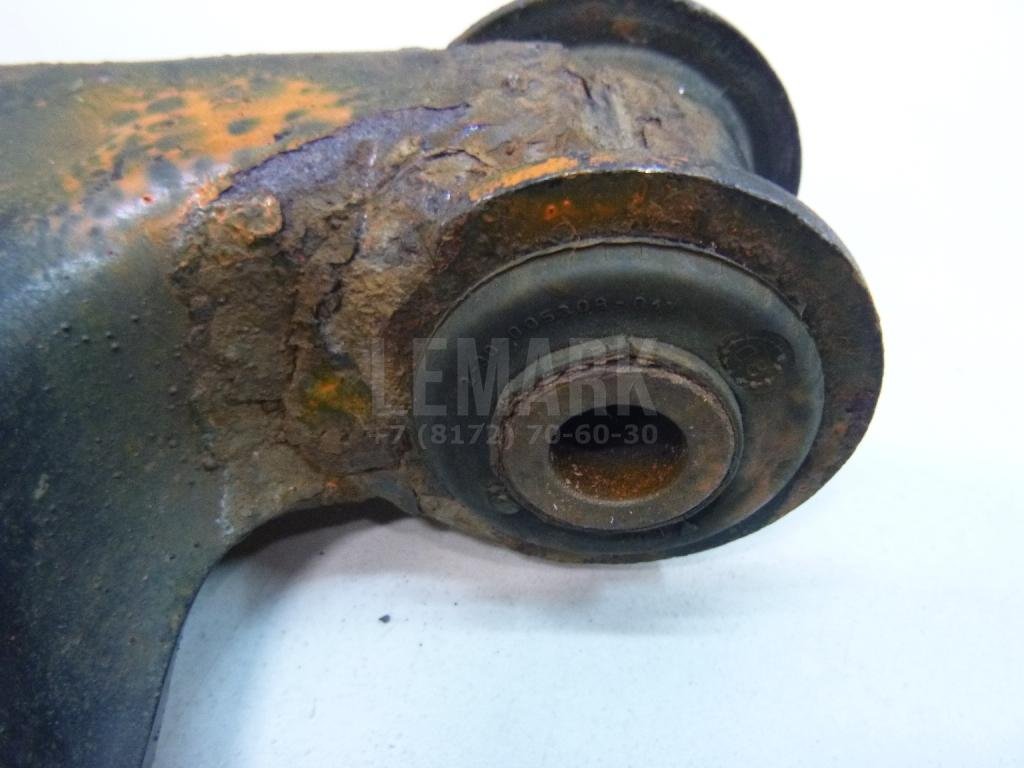 Рычаг передний левый