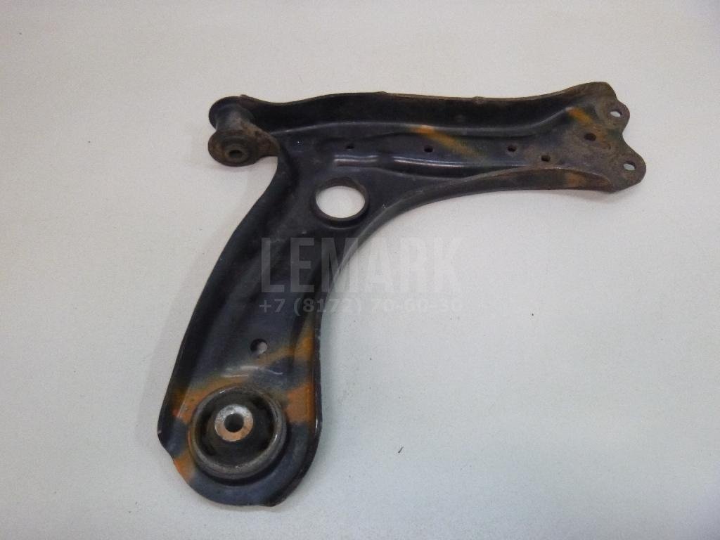 Рычаг передний левый