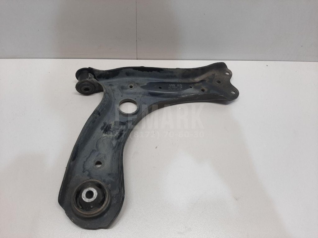 Рычаг передний левый